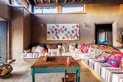 Cabaña de adobe y quincha en Córdoba, estudio Hombre de Barro. Gentileza: Loft de montaña La Anita.