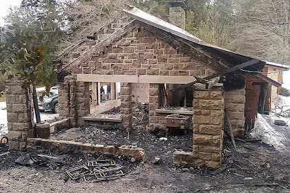 Cabaña Los Radales, de Villa Mascardi, incendiada