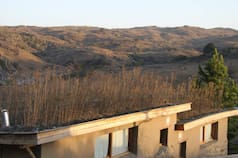 Bioconstrucción, la técnica para fabricar casas de barro modernas: ¿cuánto cuestan y cómo se construyen?
