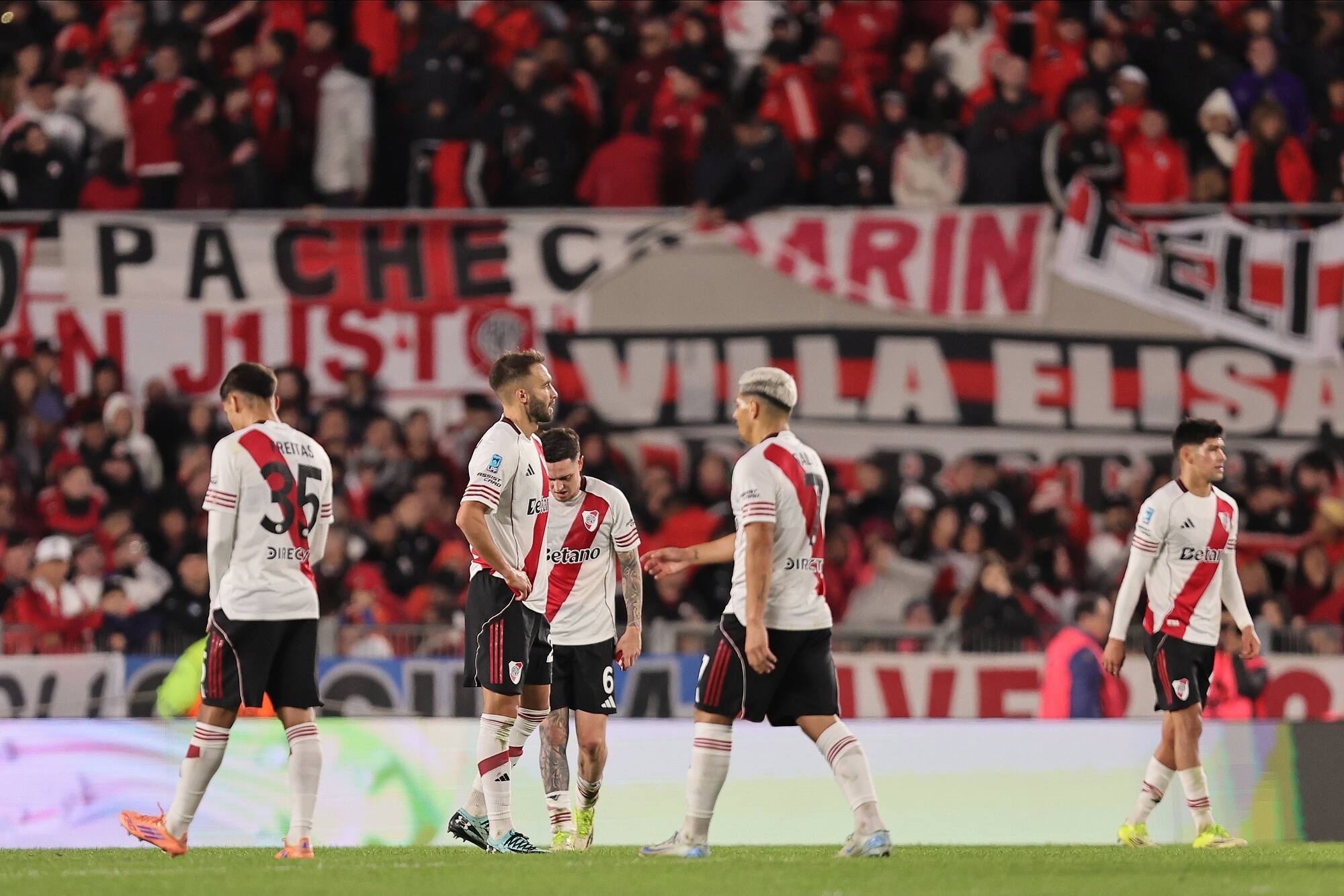 River cae 1-0 ante Atlético Tucumán y se va silbado del Monumental en la antesala de los playoffs — image 4