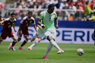 Cabezazo de Khoukhi en el descuento le da a Qatar un agónico empate 1-1 con Suiza en el Mundial