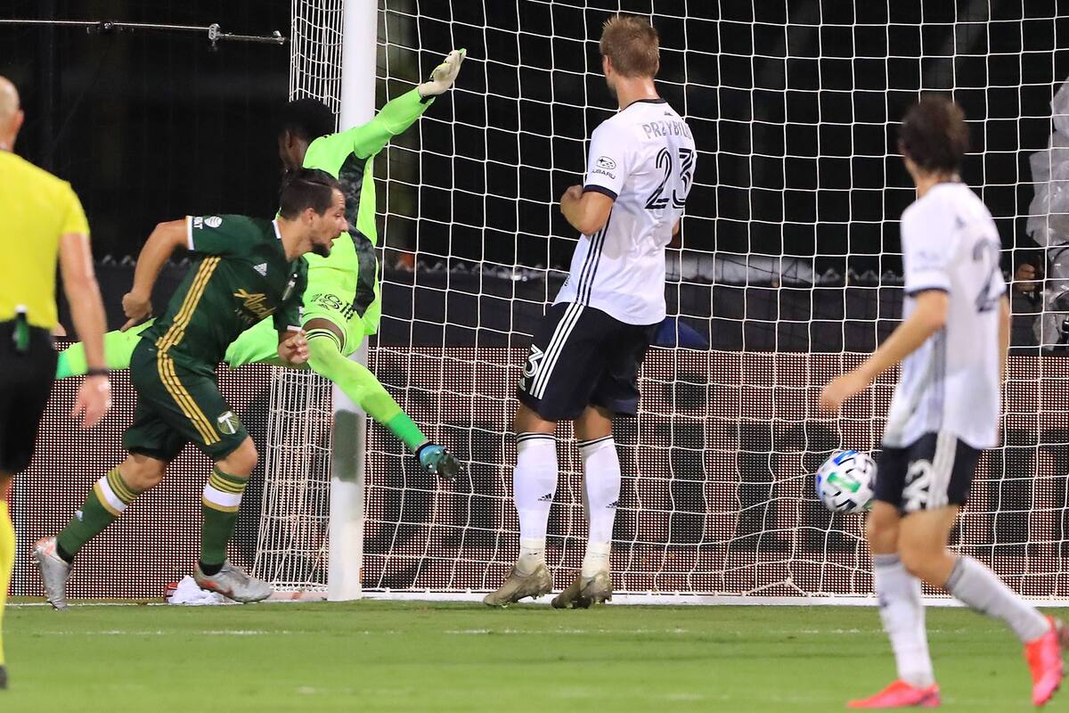 Cabezazo y gol: Blanco empieza el festejo tras anotar el segundo de Portland en Orlando