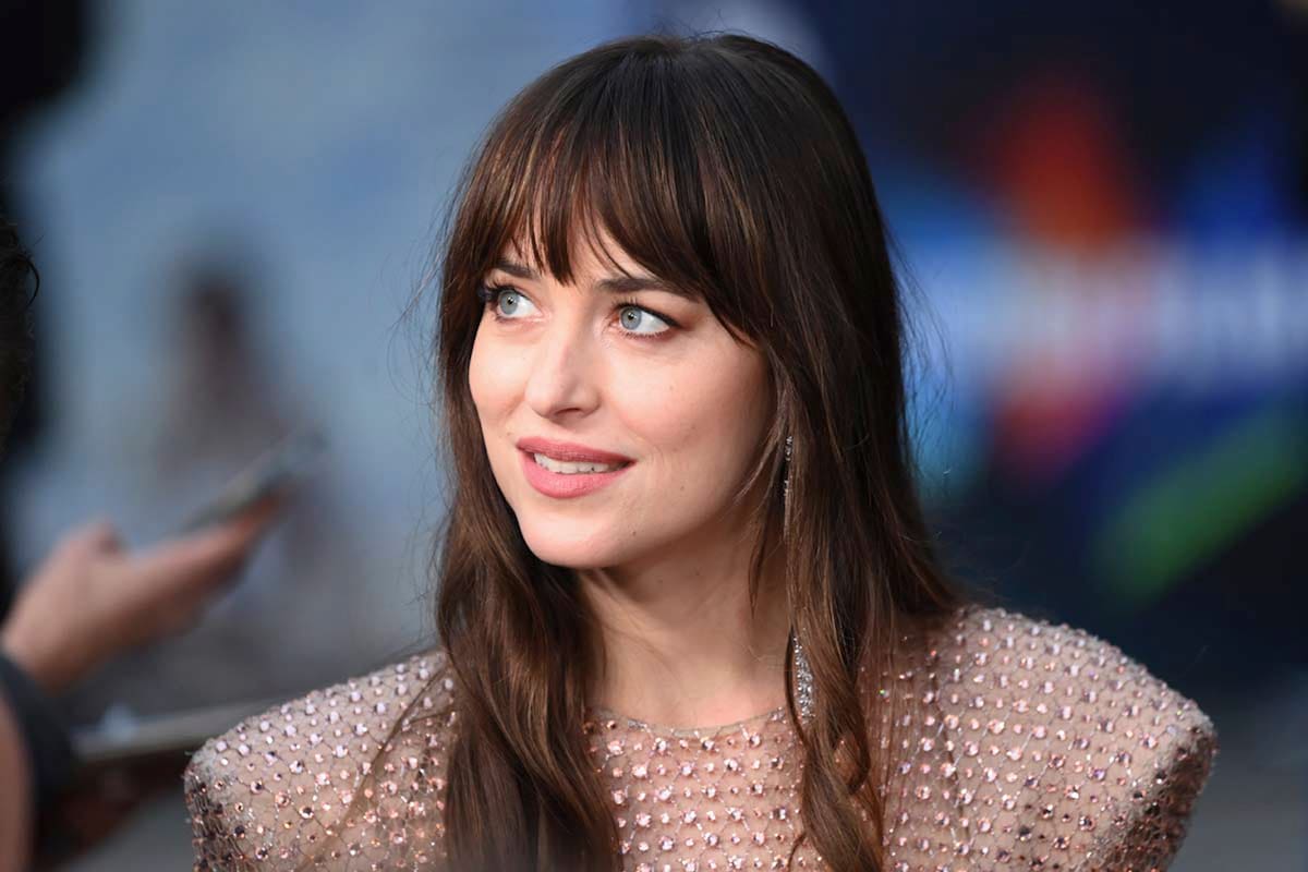 “Cabrones astutos”: Dakota Johnson habló de los hombres que le gustan y alimentó los rumores de un polémico romance