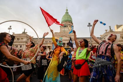 "Cacerolazo cultural" en protesta por las reformas impulsadas por el presidente Javier Milei en la "ley ómnibus"