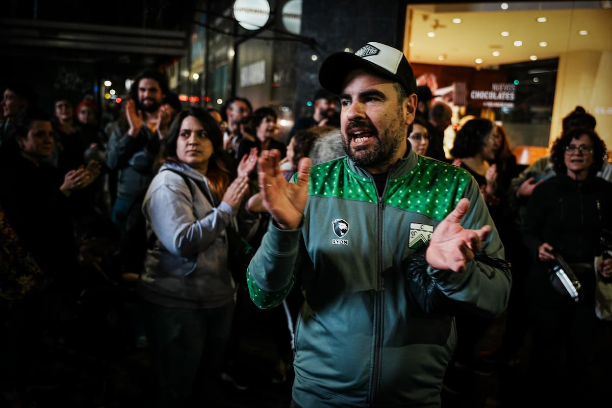 Cacerolazo en Acoyte y Rivadavia, en el barrio de Caballito