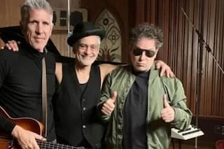¿En qué teatro porteño Los Abuelos de la Nada grabaron su disco en vivo en 1985?