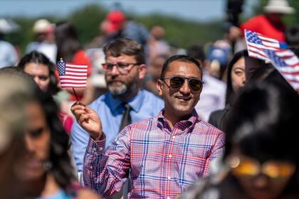 Cada año, el gobierno de Estados Unidos autoriza un determinado número de visas de trabajo temporal para permitir la llegada de extranjeros