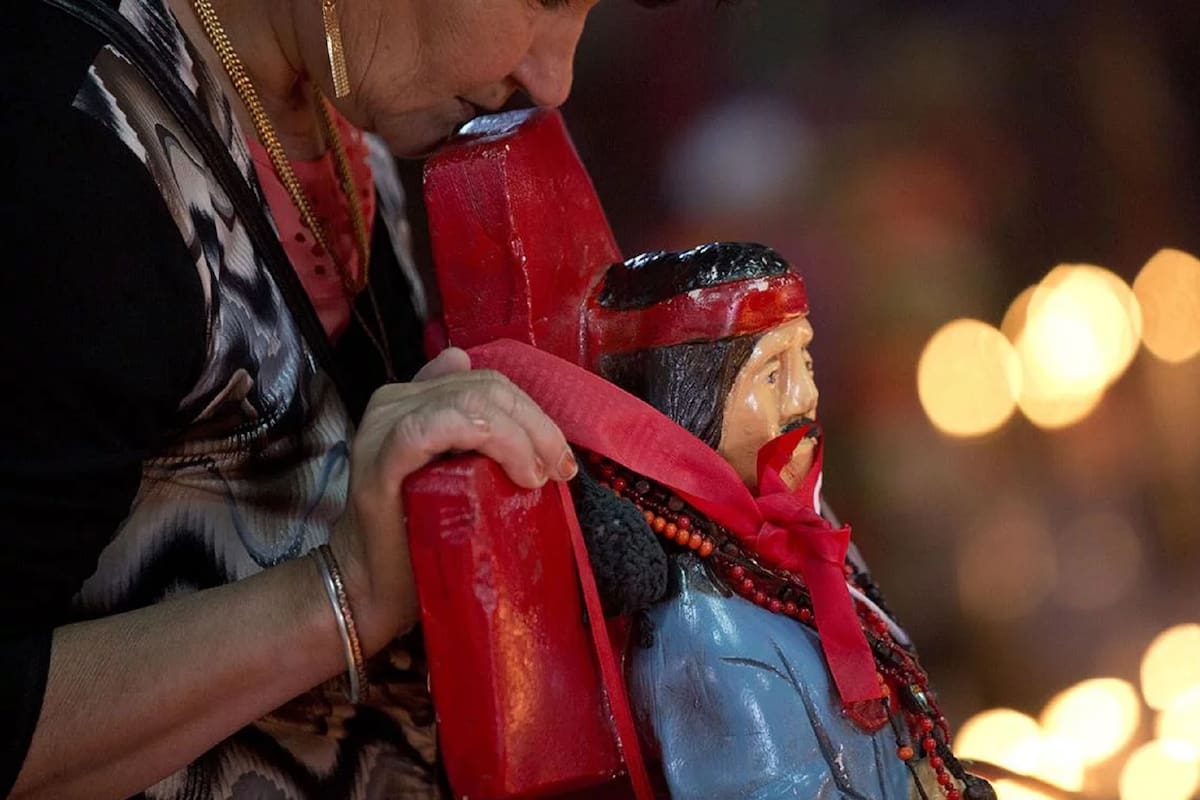 Cada año miles de fieles visitan el Santuario de Gauchito Gil