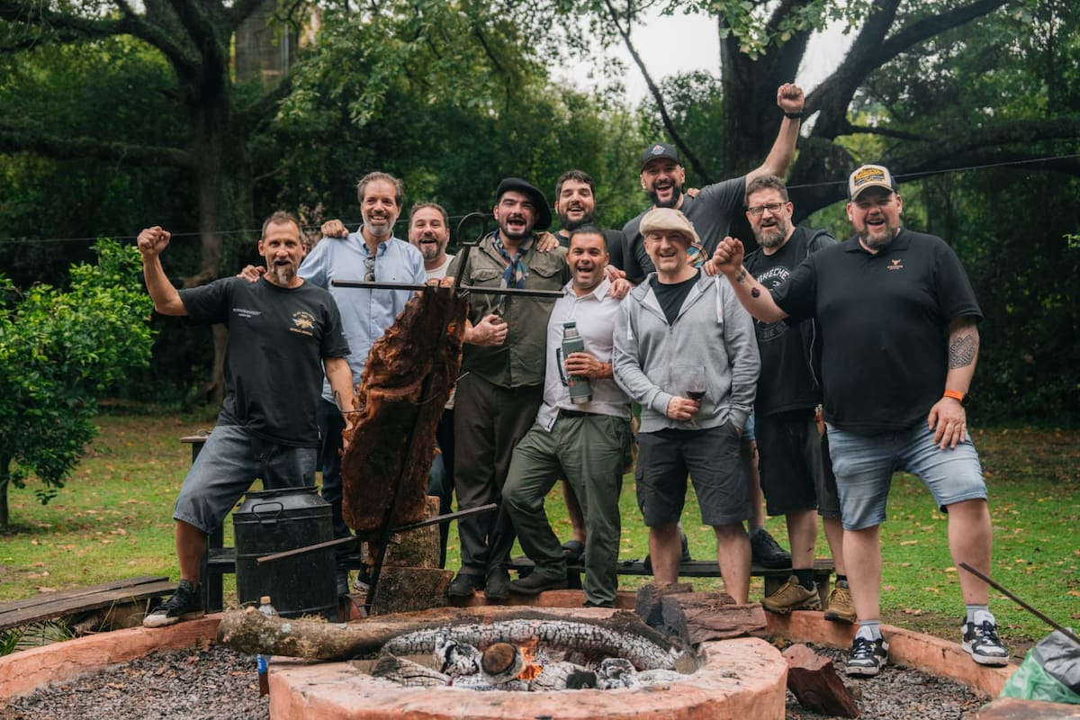 Cada año, Monti organiza viajes a la Argentina para aprender de la cultura del asado