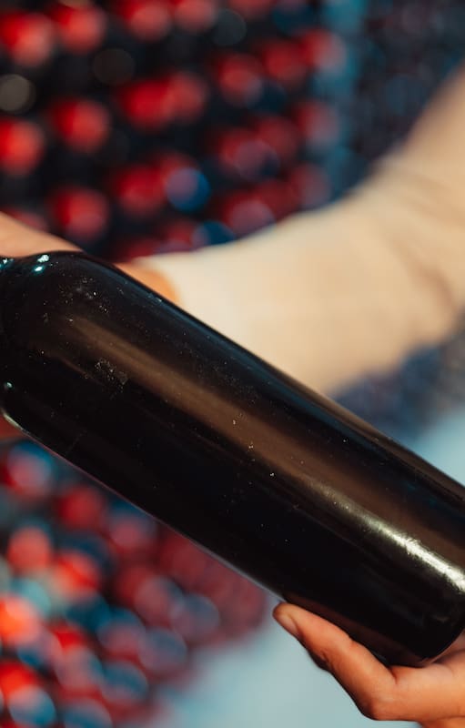 Cada botella se encuentra con su corcho original aparte, ya que han sido reencorchadas