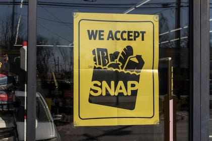 Cada niño recibe US$120 en su tarjeta de EBT de verano