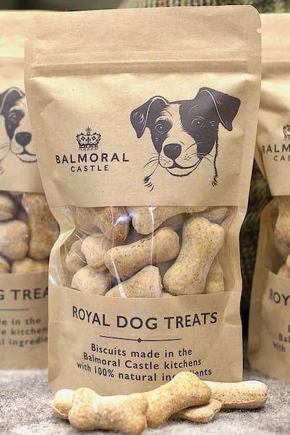Cada paquete de 75 gramos de Royal Dog Treats se vende a 5 libras, unos 6,75 dólares