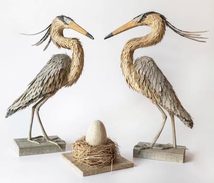 Cada pluma, cada curva y cada gesto de las aves de Stagnaro remiten a una observación atenta del mundo natural