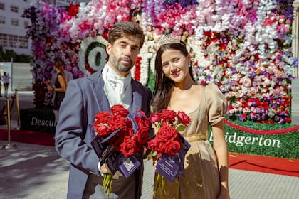 Cada rosa entregada contaba con un código QR que permitía a los usuarios acceder a beneficios exclusivos de la marca.