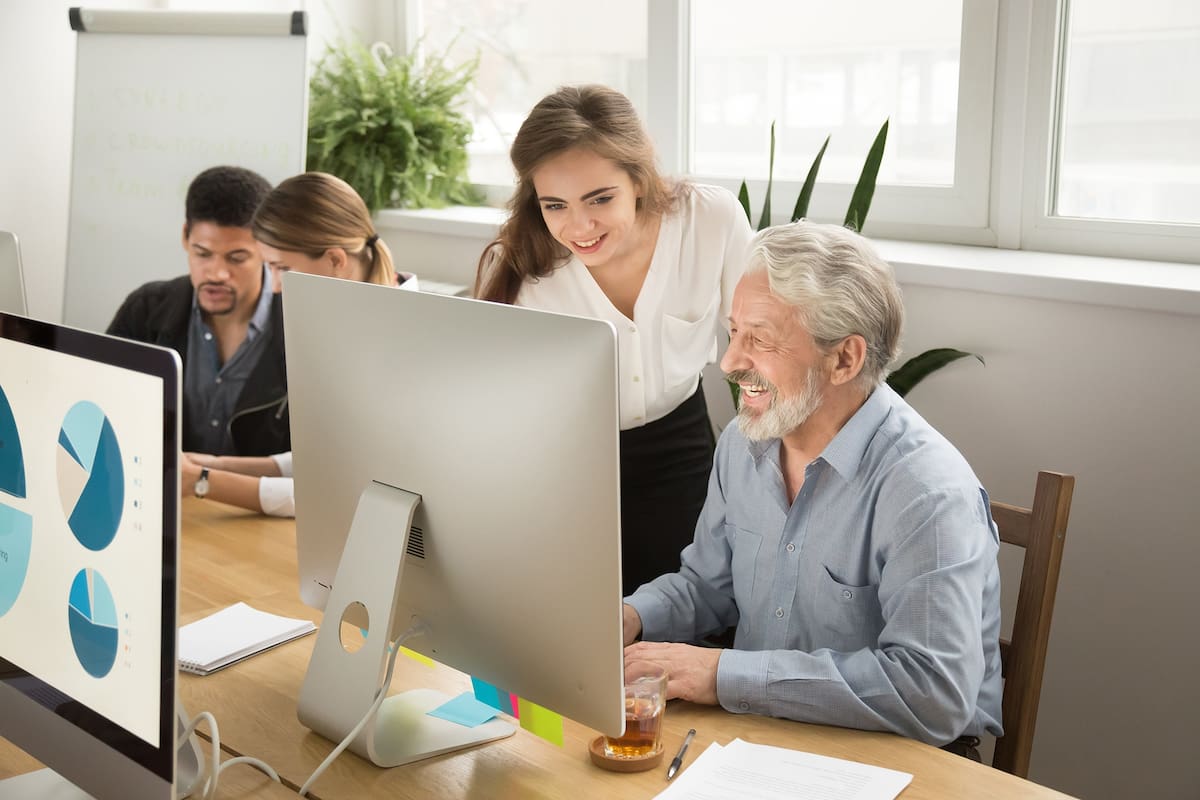 Cada vez hay más compañías que buscan contratar a personas que superan los 50 años; conocimiento, experiencia y compromiso son sus principales atractivos