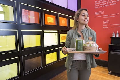 Cada vez más comercios cuentan con sistemas que permiten una experiencia de compra a través de apps, sin interacción humana; en el microcentro ya funcionan establecimientos que emulan a la pionera Amazon Go