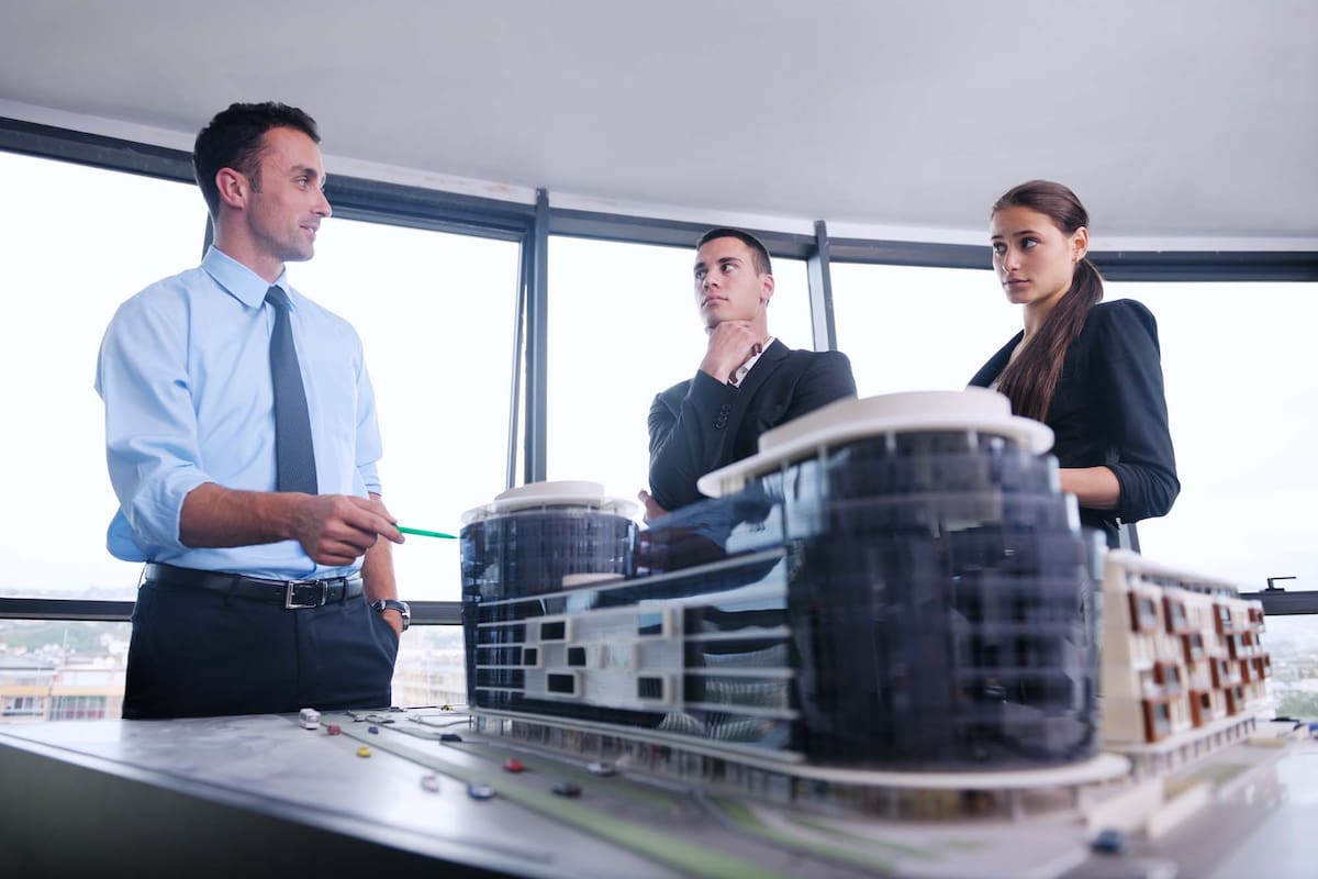 Cada vez más compañías ofrecen participar de procesos de financiación colectiva a través de plataformas digitales para comprar una propiedad; cuál es la inversión mínima y qué renta prometen