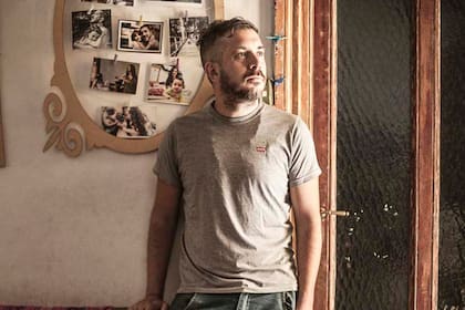 Francisco Saraceno siempre supo que quería ser partero. Para poder estudiar la carrera tuvo que ir contra una norma que se lo impedía.