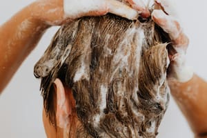 Cada vez más personas buscan soluciones naturales y efectivas para fortalecer su cabello