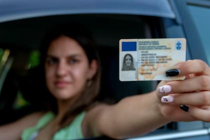 Cada vez más residentes actualizan su licencia sin saber que, en poco tiempo, será un requisito clave para viajar o ingresar a edificios federales