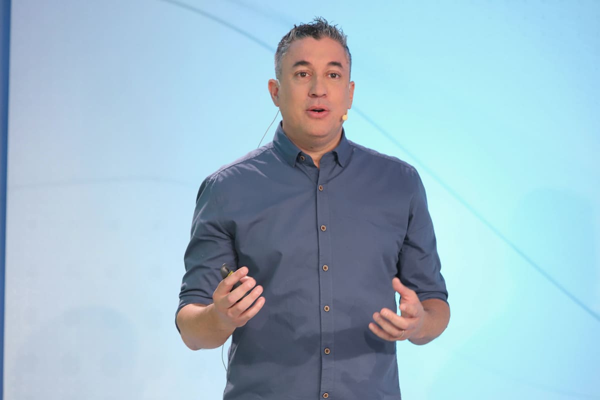 “Cada vez que reemplazamos una habilidad con tecnología, perdemos esa habilidad”: Eduardo Laens, autor de Humanware.