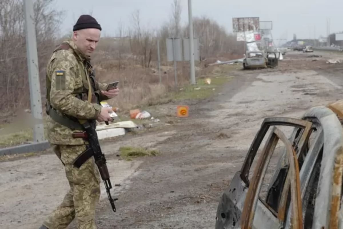 Cadáveres y coches calcinados encontrados en un tramo de la autopista E-40