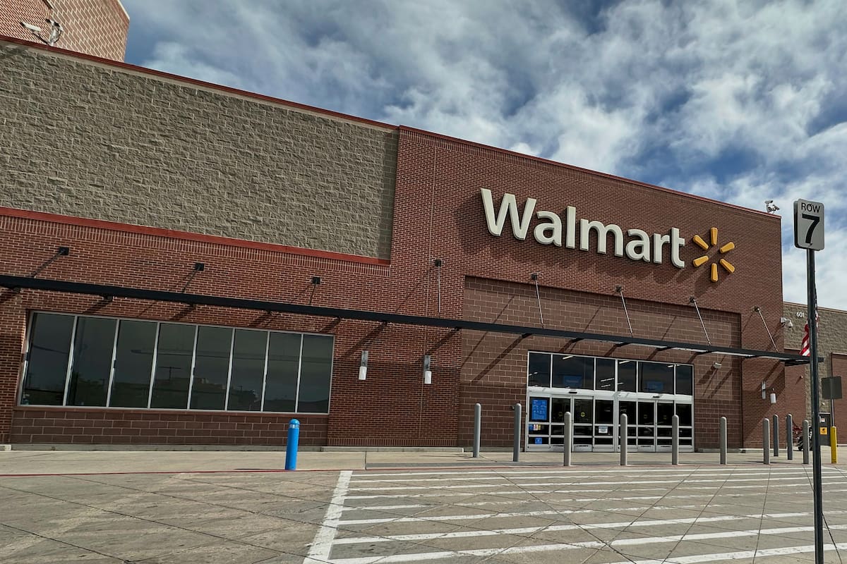 Cadenas como Walmart, Target y restaurantes de comida rápida funcionarán con horarios especiales durante el feriado en Illinois. Foto: Archivo