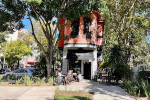 Descubrieron un antiguo bar abandonado en venta y decidieron abrir un “neo bodegón” que los llenó de sorpresas
