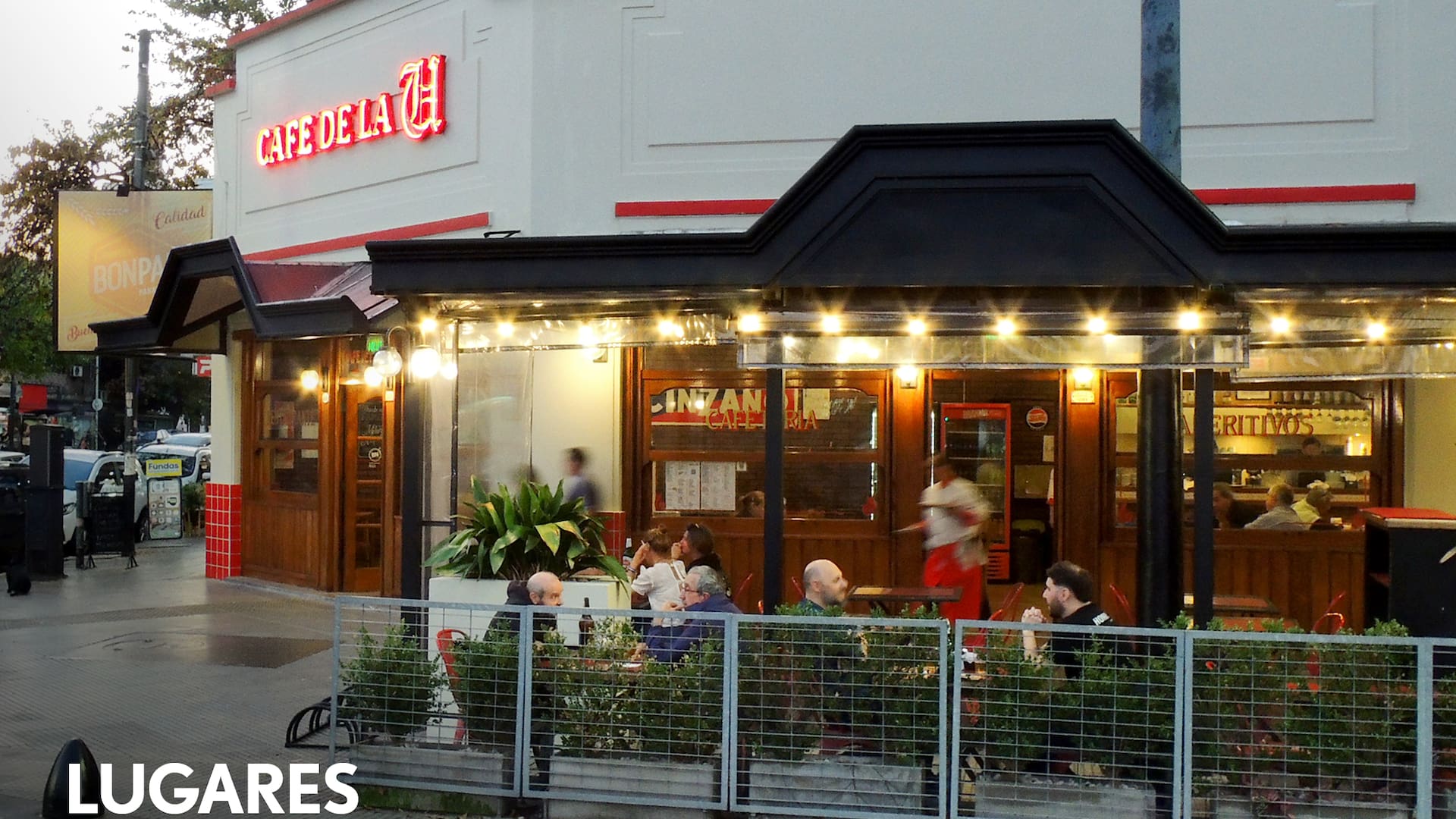 Café de la U, por Urquiza, Bar Notable de la Ciudad creado en 1986.