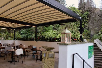 Café en el Cementerio Arnos Vale en Bristol