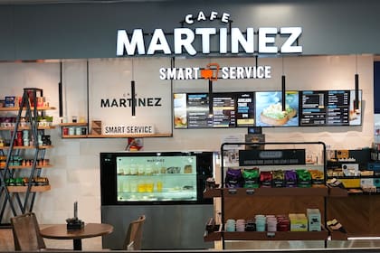 Café Martínez inauguró una tienda "inteligente" que permite hacer el pedido desde el celular y recibirlo en la mesa gracias a un sistema de geolocalización