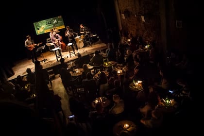 Café Vinilo: la calidez de su sala, durante un show del Festival Internacional de Jazz de Buenos Aires