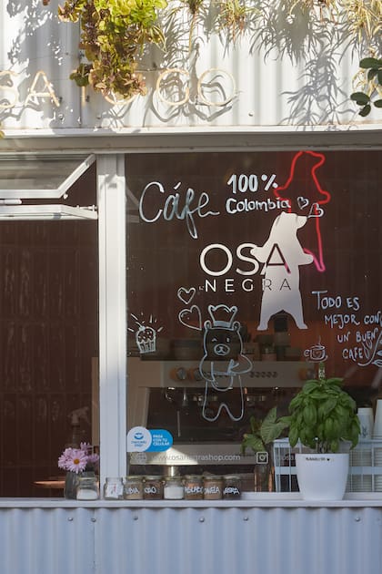 Un local diminuto y una ventana: el negocio gastronómico que apuesta a un producto de calidad y prolifera por los barrios