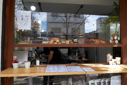 Los cafés ventana, como Demente, proliferaron por la ciudad en los últimos años