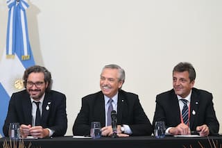 Cafiero ordena el regreso de 21 diplomáticos y Massa imagina un área “menos ideológica”