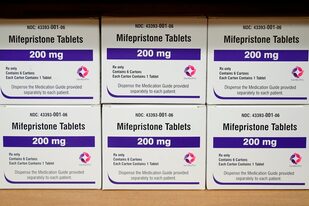 Cajas de la píldora mifepristona que se utiliza combinada con misoprostol   (Foto AP /Allen G. Breed)