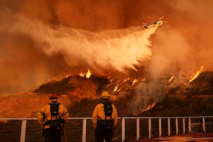 CAL FIRE estima que las condiciones climáticas harán que la lucha contra el fuego dure, al menos, unos días más