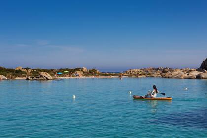 Cala Napoletana es una de las tantas playas del archipiélago de Maddalena, en el noreste de la isla.