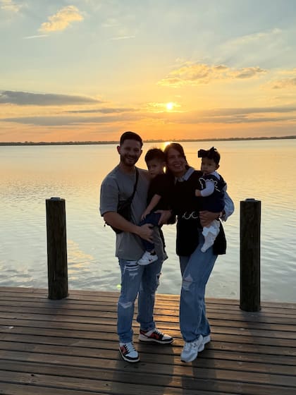 Calderón junto a su familia; el hombre fue detenido por el ICE hace seis meses