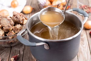 Caldo de huesos para perros: cuáles son sus beneficios y cómo se prepara