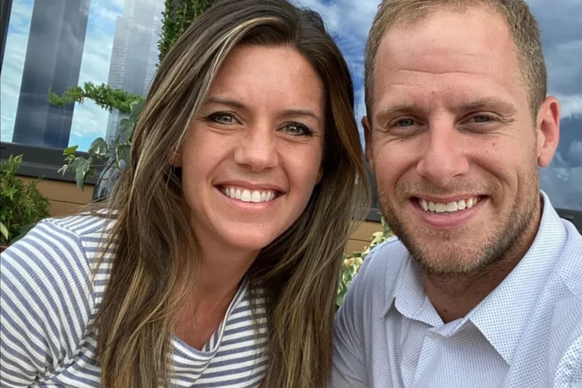 Caleb Flynn comenzó a ser juzgado este jueves en Ohio por el femicidio de su esposa; la fiscalía asegura que simuló un robo, mientras la defensa insiste en su inocencia (Foto: Facebook Ashley Flynn)