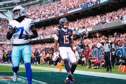 Caleb Williams iguala récord con cuatro pases de TD; Johnson logra 1ra victoria al ganar a Cowboys