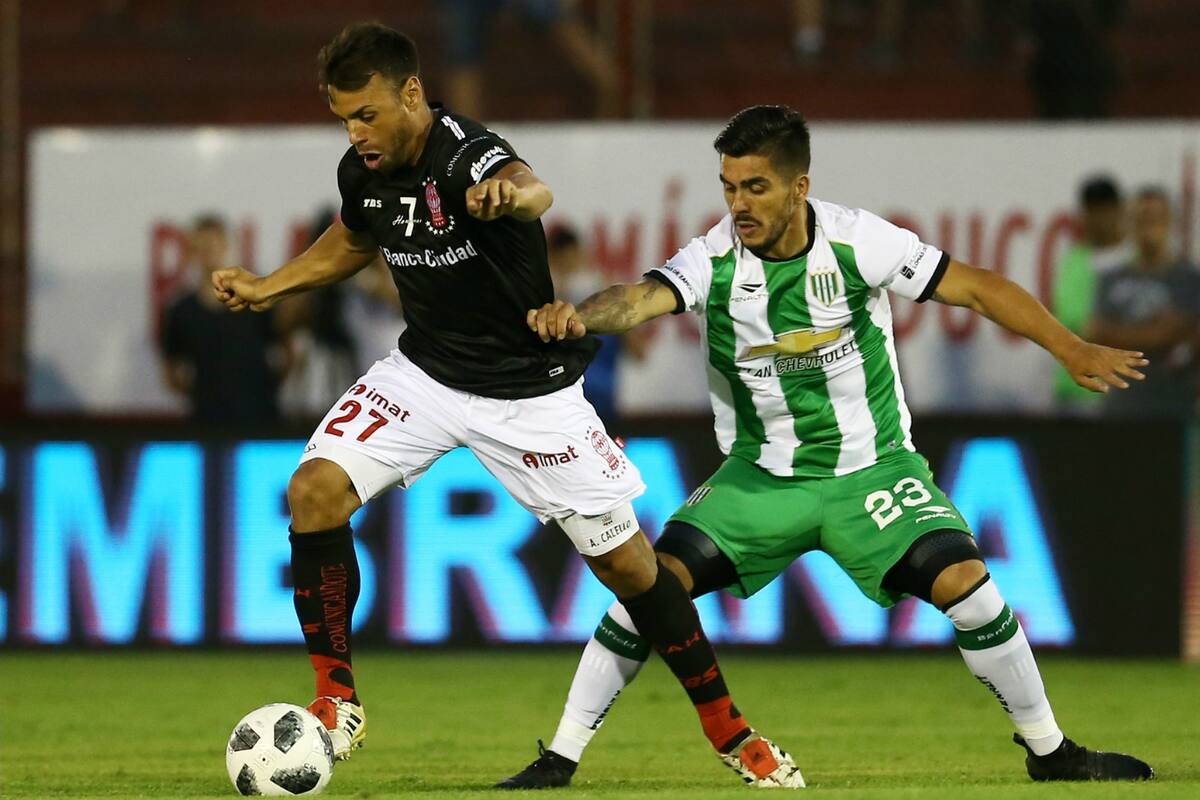 Calello intenta maniobrar; Kalinski lo marca de cerca