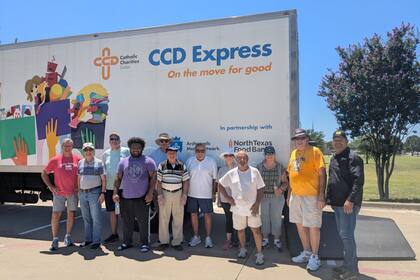 Calendario de entrega de alimentos gratuitos en Texas en agosto (Facebook catholiccharitiesdallas)