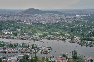Calentamiento global, contaminación y urbanización descontrolada condenan a los lagos de Cachemira