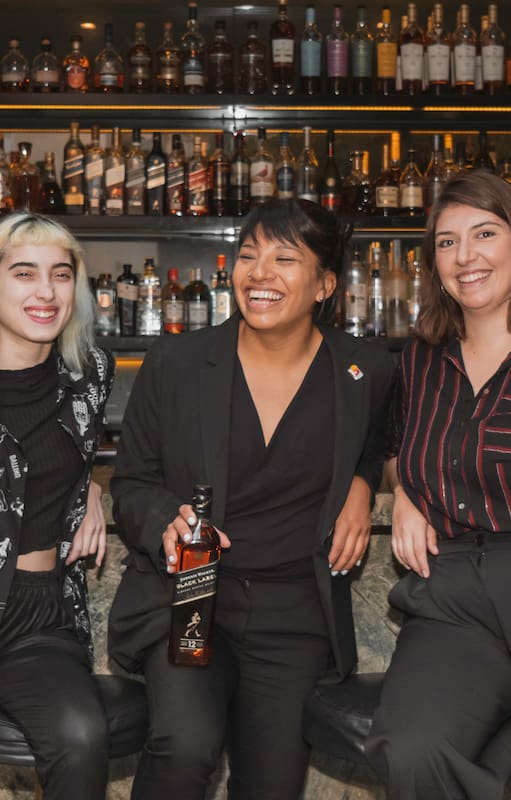 Calichio, Arroyo y Caviasso: mujeres bartenders.