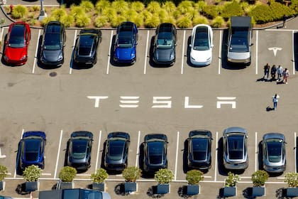 California amenaza a Tesla con suspender su licencia de ventas por 30 días por dichos engañosos