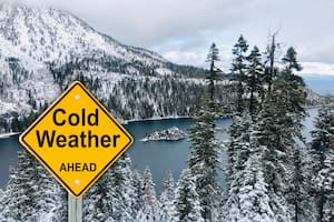 California experimentará un giro drástico desde temperaturas inusualmente cálidas que rozaron los 90°F (32°C) hasta un patrón invernal con lluvias intensas, descenso térmico y nevadas en las montañas