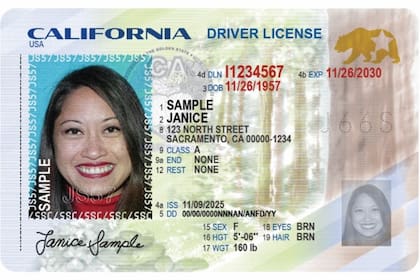California lanzó un nuevo diseño de sus licencias de conducir