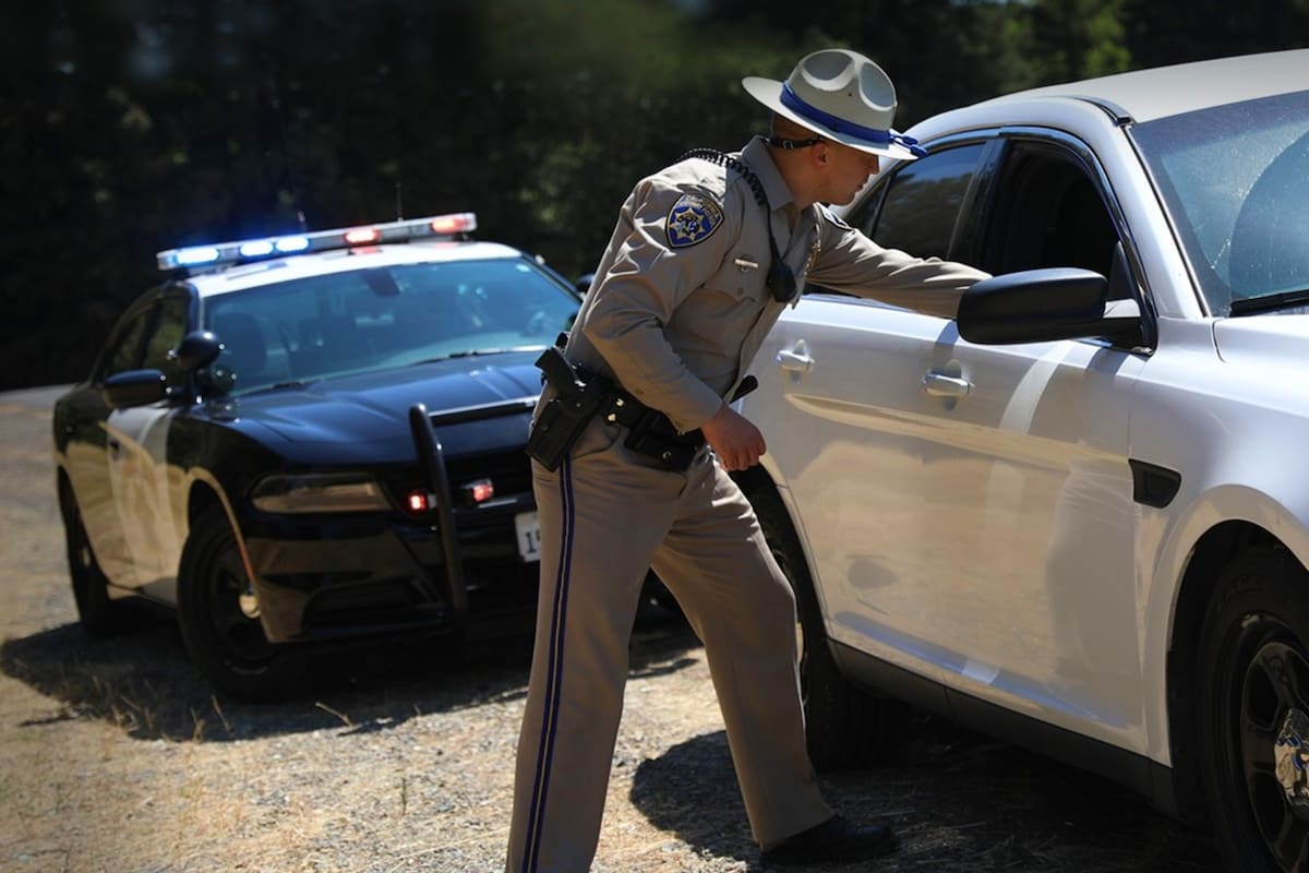 California y una ley que puede ocasionar multas si se estaciona en donde no debe